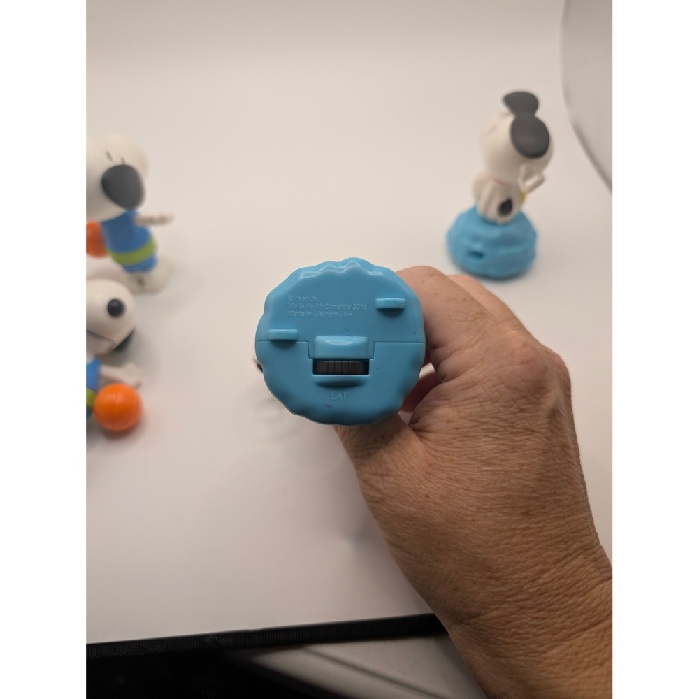 McDonalds Toy Multi Peanuts Snoopy 2018 Happy Meal Basketball Propeller - Picture 4 of 4